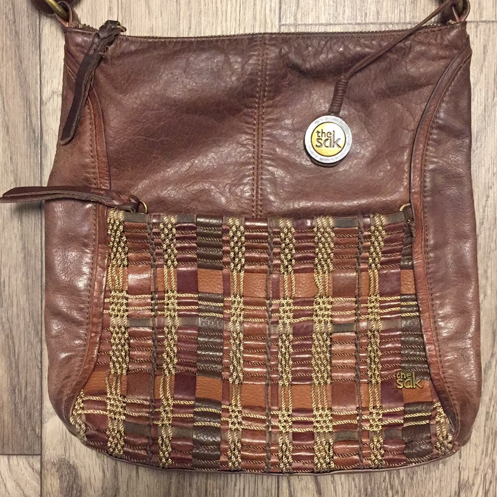 THE SAK WOVEN CROSSBODY PURSE
